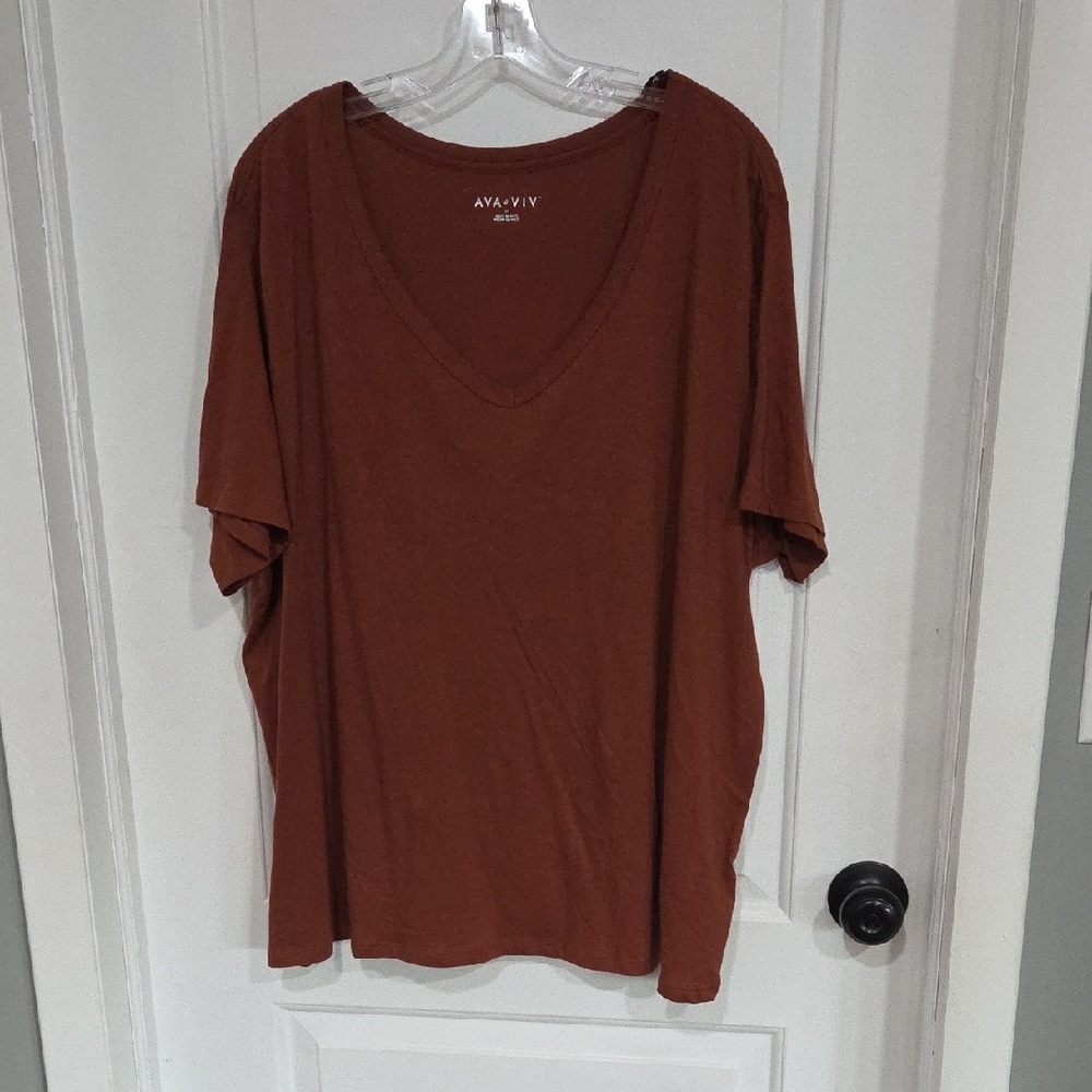 Ava & Viv Rust Short Sleeve V-Neck Tee